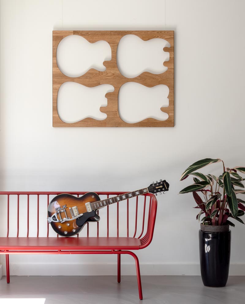 Ruwdesign-Interior-Design-Guitar-Wall-Art-Fender-Stratocaster-Telecaster-Gibson-Red-Metal-Bench-Brusen-3-seat-sofa-plant-stromanthe-triostar-web.jpg